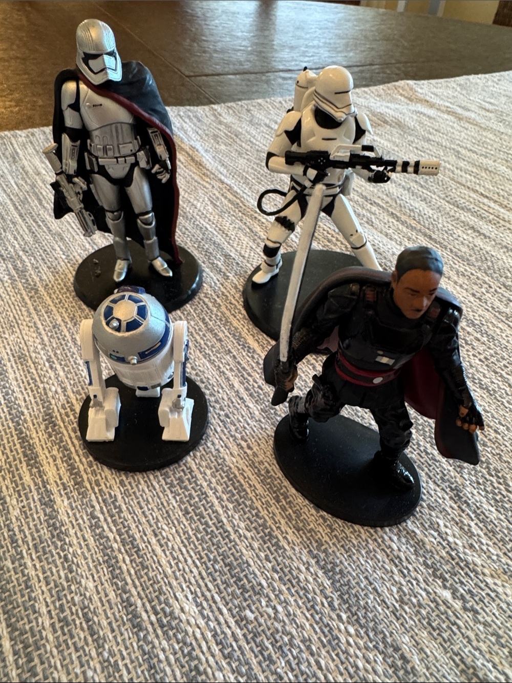 Disney Star Wars White, Black and Silver Figure Set with R2 Droid